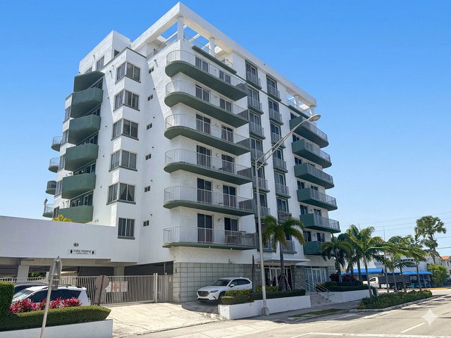 Grove View Condo photo 2